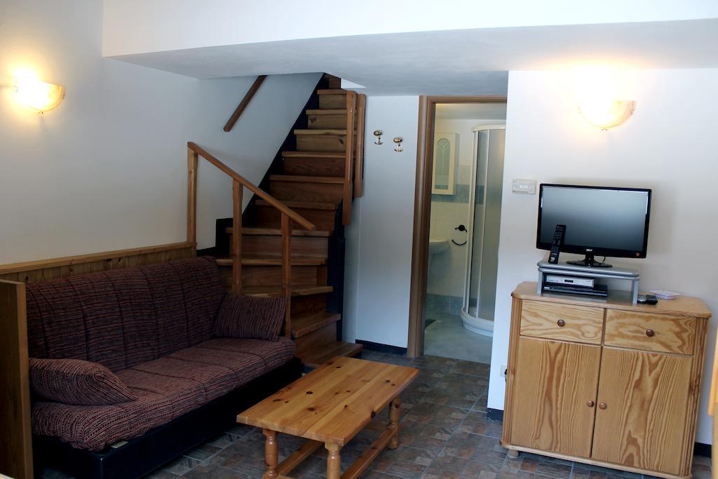 Chalet Presanella Temù Стая снимка