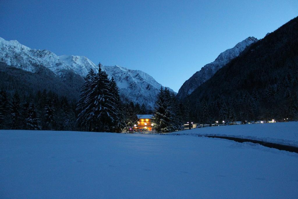 Chalet Presanella Temù Екстериор снимка