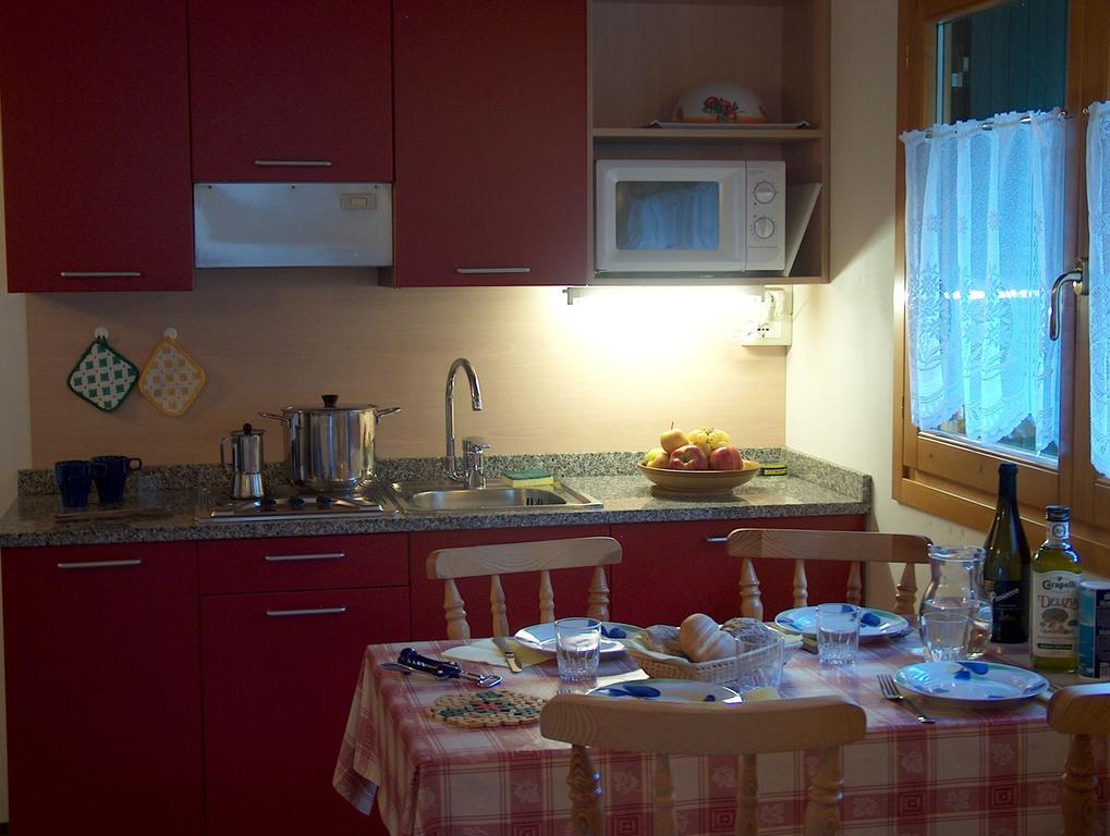 Chalet Presanella Temù Стая снимка