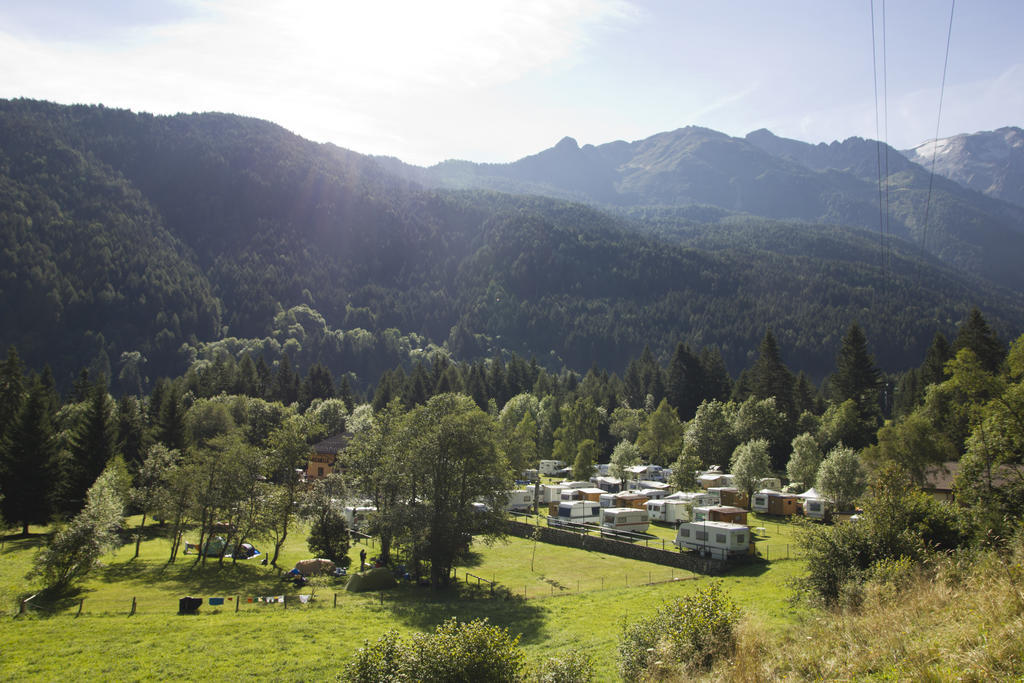 Chalet Presanella Temù Екстериор снимка