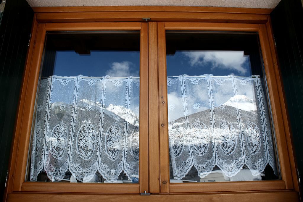 Chalet Presanella Temù Екстериор снимка