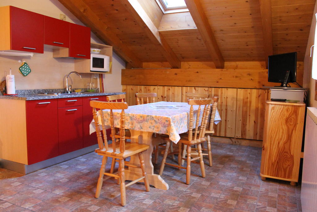 Chalet Presanella Temù Стая снимка